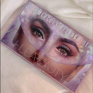 HUDA BEAUTY Mercury Retrograde Eyeshadow Palette